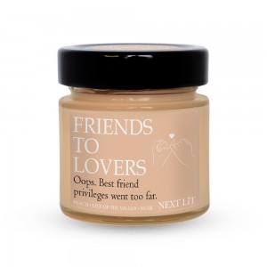 Ароматна свещ Friends to Lovers