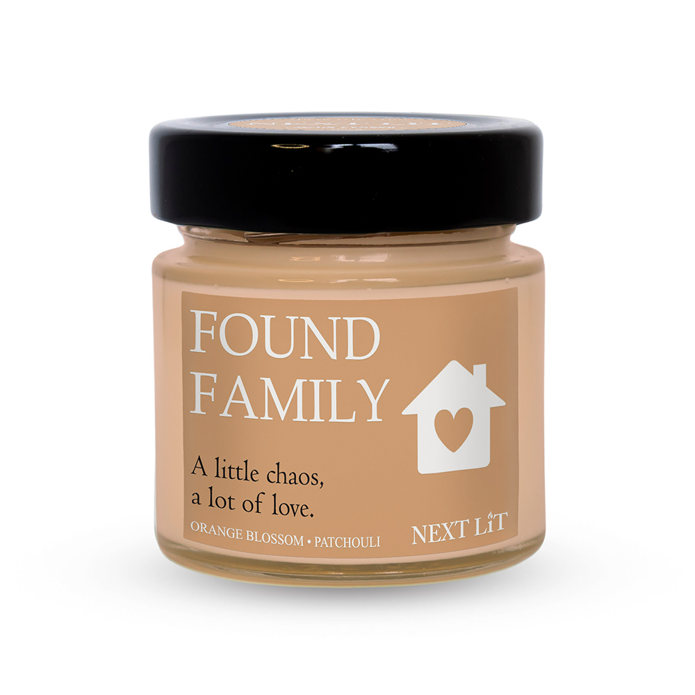 Ароматна свещ Found Family