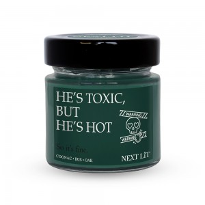 Ароматна свещ He’s Toxic, but He’s Hot