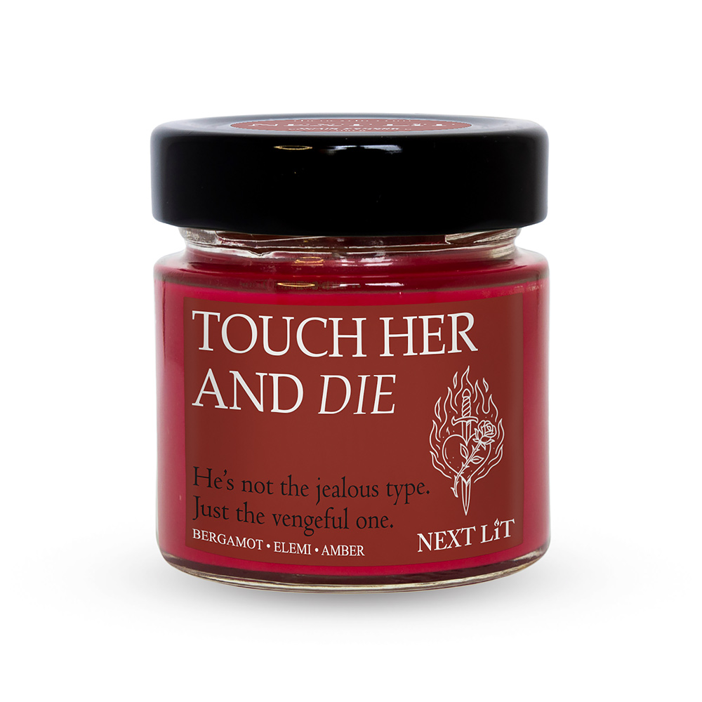 Ароматна свещ Touch Her and Die